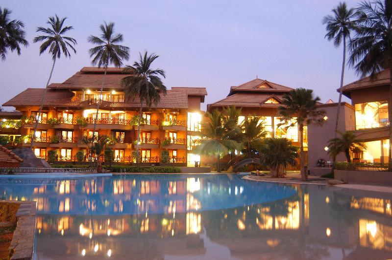 Royal Palms Beach Hotel Kalutara Exteriör bild