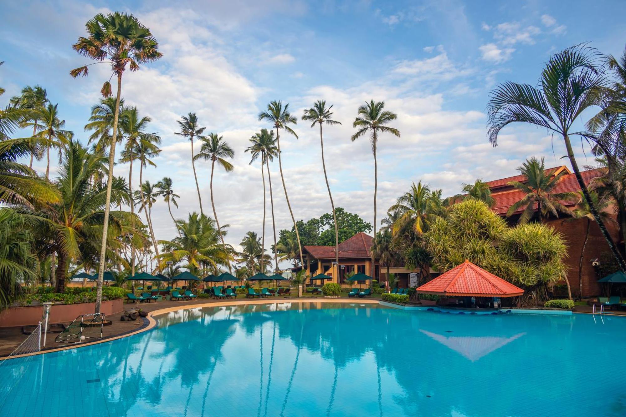 Royal Palms Beach Hotel Kalutara Exteriör bild