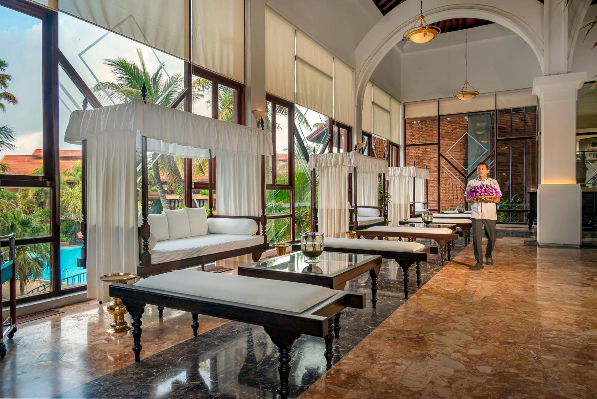 Royal Palms Beach Hotel Kalutara Exteriör bild
